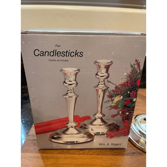 Wm A Rogers: 2 Silver Plated Candle Holders - Picture 2 of 9